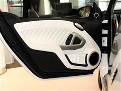 2013 Jeremy Scott؄e