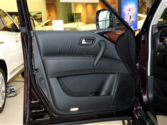 Ӣ,ӢQX80,2013 5.6L 4WD,܇(ch)Ό(sh)ĈDƬ