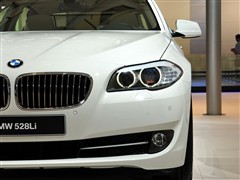 2011 528Li A