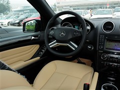 2010 ML 500 4MATIC؄e