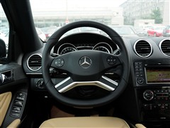 2010 ML 500 4MATIC؄e