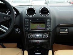 2010 ML 500 4MATIC؄e