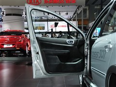 2011 1.6L քCROSS