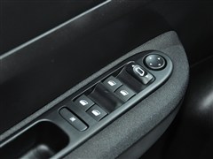 2011 1.6L քCROSS