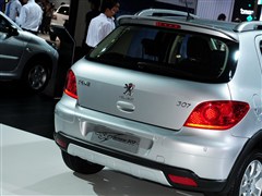 2011 1.6L քCROSS