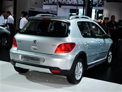 2011 1.6L քCROSS