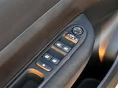 2010  1.6L Ԅm