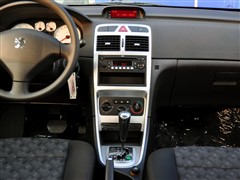 2010  1.6L Ԅm