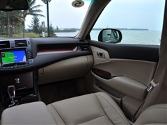2010 V6 3.0L Royal Saloon VIP