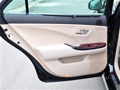 һS,ʹ,2010 V8 4.3L Royal Saloon VIP,܇ΌĈDƬ