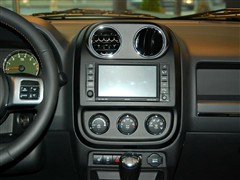 Jeep(M(jn)),ɿ,2011 2.4 70,пطP(sh)ĈDƬ