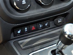 Jeep(M(jn)),ָ,2010 2.4L (q)籭؄e,пطPĈDƬ