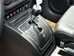 Jeep(M(jn)),ָ,2010 2.4L (q)籭؄e,пطPĈDƬ