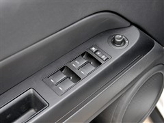 Jeep(M(jn)),ɿ,2011 2.4 A,܇Ό(sh)ĈDƬ