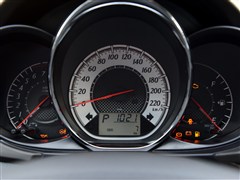 VS,YARiS L ,2015 1.5G Ԅń촰؄e,пطPĈDƬ
