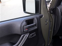 Jeep(M),R,2015 3.0L T Sahara,܇ΌĈDƬ