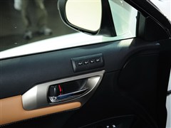2014 CT200h I(lng)Ȱ ɫ