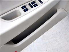 ܇,L(fng)2,2010 Ʊ 1.5L A,܇ΌĈDƬ
