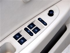 ܇,L(fng)2,2010 Ʊ 1.5L A,܇ΌĈDƬ